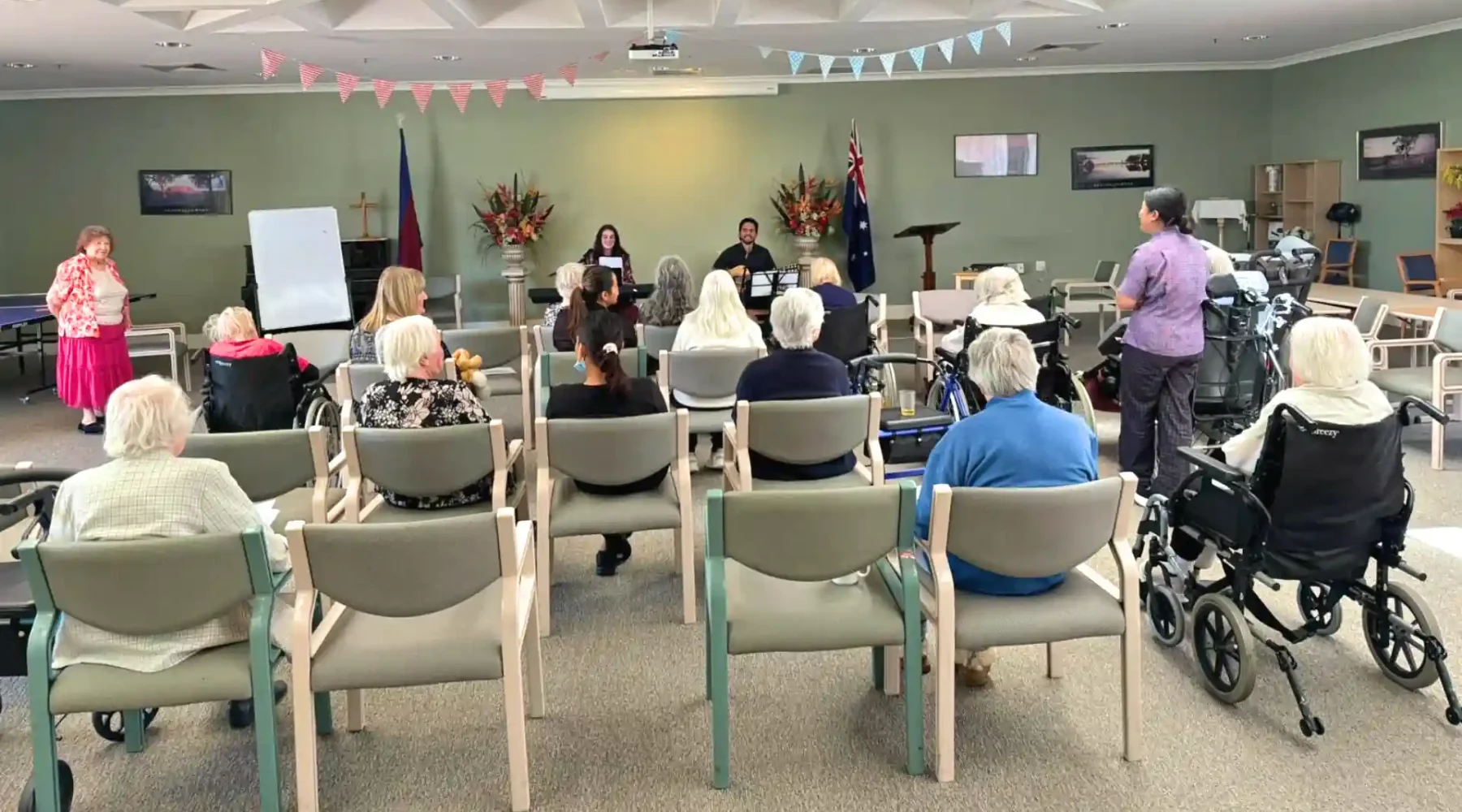 strumtree australia is a guitar class for senior citizens (1)